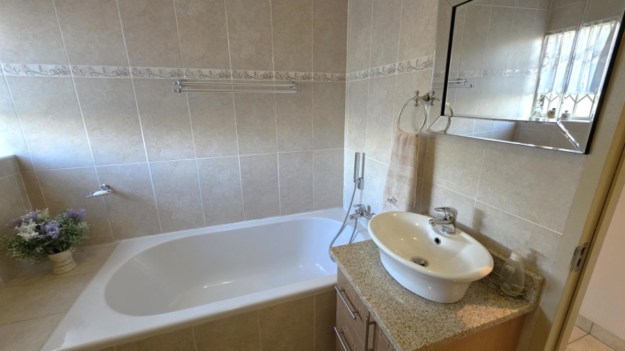 4 Bedroom Property for Sale in Leloko North West